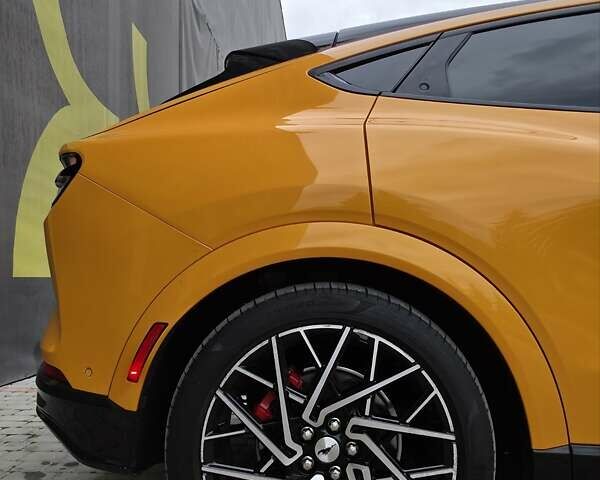 Желтый Форд Mustang Mach-E, объемом двигателя 0 л и пробегом 46 тыс. км за 34999 $, фото 34 на Automoto.ua