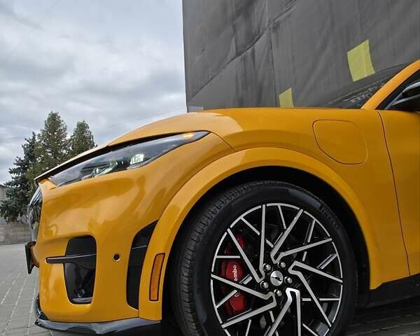 Желтый Форд Mustang Mach-E, объемом двигателя 0 л и пробегом 46 тыс. км за 34999 $, фото 37 на Automoto.ua