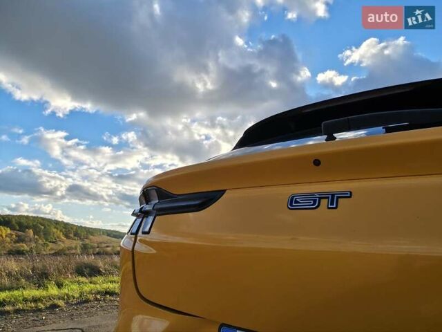 Желтый Форд Mustang Mach-E, объемом двигателя 0 л и пробегом 46 тыс. км за 34999 $, фото 12 на Automoto.ua