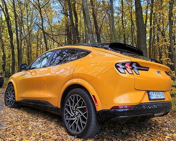 Желтый Форд Mustang Mach-E, объемом двигателя 0 л и пробегом 46 тыс. км за 34999 $, фото 8 на Automoto.ua
