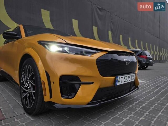 Желтый Форд Mustang Mach-E, объемом двигателя 0 л и пробегом 46 тыс. км за 34999 $, фото 30 на Automoto.ua