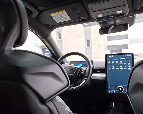 Желтый Форд Mustang Mach-E, объемом двигателя 0 л и пробегом 46 тыс. км за 34999 $, фото 22 на Automoto.ua