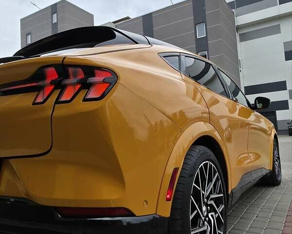 Жовтий Форд Mustang Mach-E, об'ємом двигуна 0 л та пробігом 46 тис. км за 35000 $, фото 13 на Automoto.ua