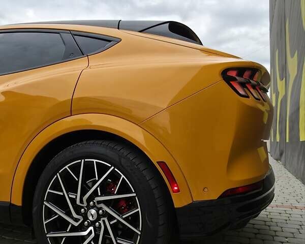 Желтый Форд Mustang Mach-E, объемом двигателя 0 л и пробегом 46 тыс. км за 34999 $, фото 40 на Automoto.ua