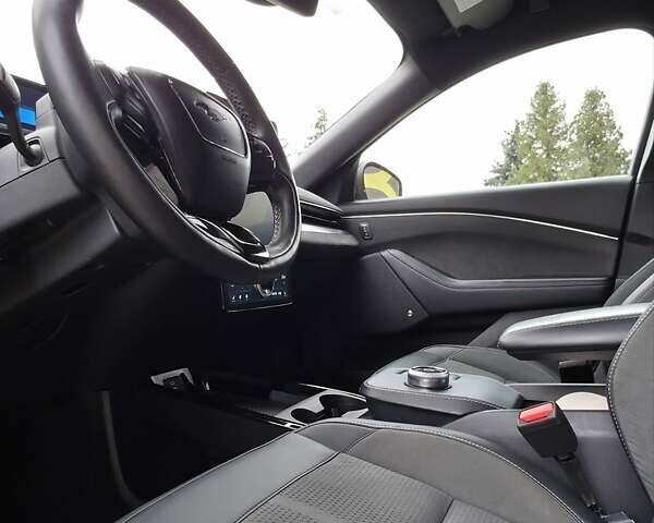 Жовтий Форд Mustang Mach-E, об'ємом двигуна 0 л та пробігом 46 тис. км за 35000 $, фото 24 на Automoto.ua