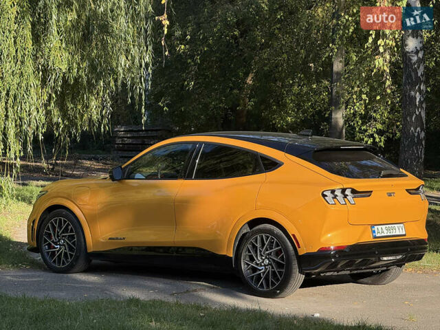 Желтый Форд Mustang Mach-E, объемом двигателя 0 л и пробегом 18 тыс. км за 49000 $, фото 13 на Automoto.ua