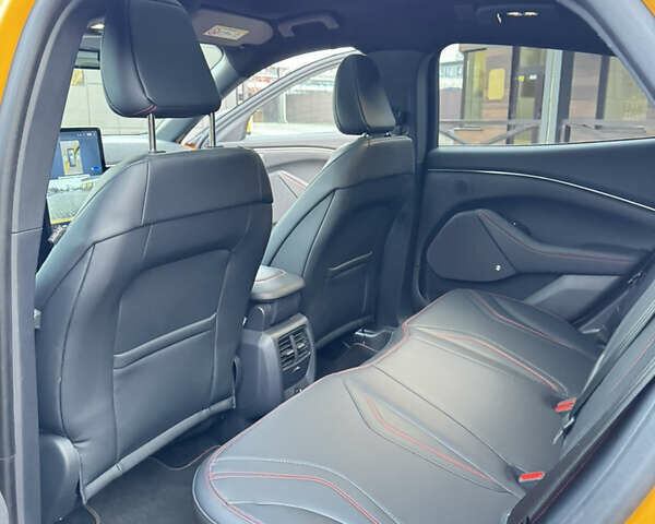 Жовтий Форд Mustang Mach-E, об'ємом двигуна 0 л та пробігом 27 тис. км за 33500 $, фото 26 на Automoto.ua