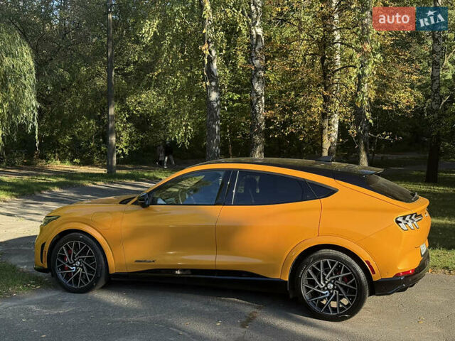 Желтый Форд Mustang Mach-E, объемом двигателя 0 л и пробегом 18 тыс. км за 49000 $, фото 6 на Automoto.ua