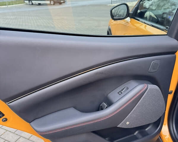 Жовтий Форд Mustang Mach-E, об'ємом двигуна 0 л та пробігом 27 тис. км за 33500 $, фото 25 на Automoto.ua