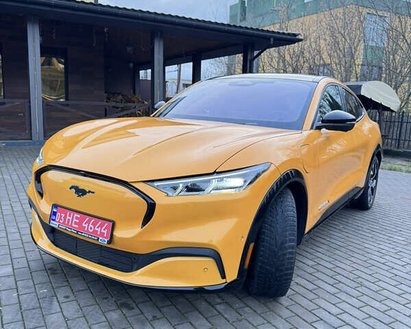 Жовтий Форд Mustang Mach-E, об'ємом двигуна 0 л та пробігом 27 тис. км за 33500 $, фото 3 на Automoto.ua
