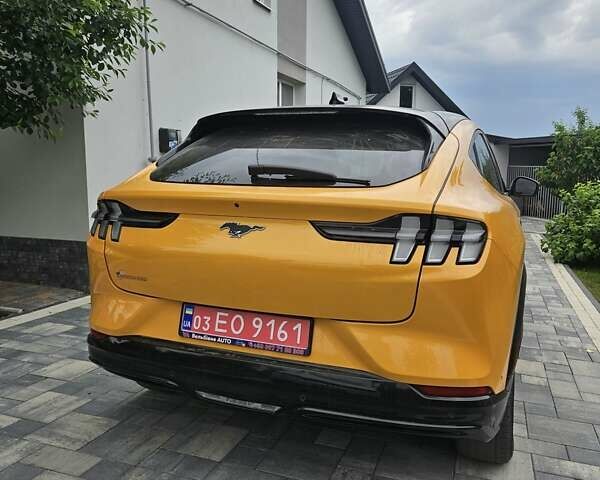 Жовтий Форд Mustang Mach-E, об'ємом двигуна 0 л та пробігом 33 тис. км за 27500 $, фото 5 на Automoto.ua