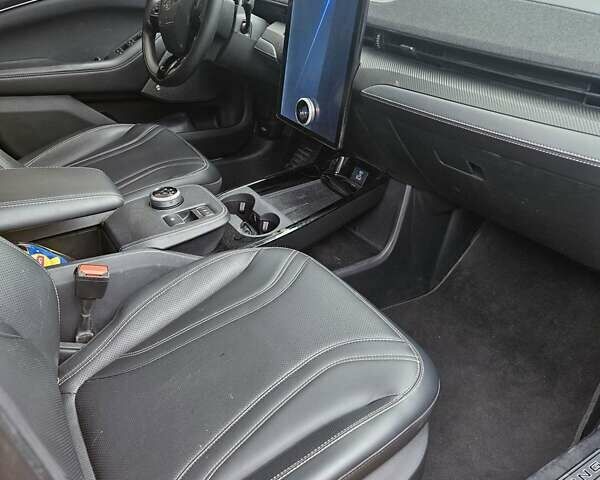 Жовтий Форд Mustang Mach-E, об'ємом двигуна 0 л та пробігом 33 тис. км за 27500 $, фото 12 на Automoto.ua