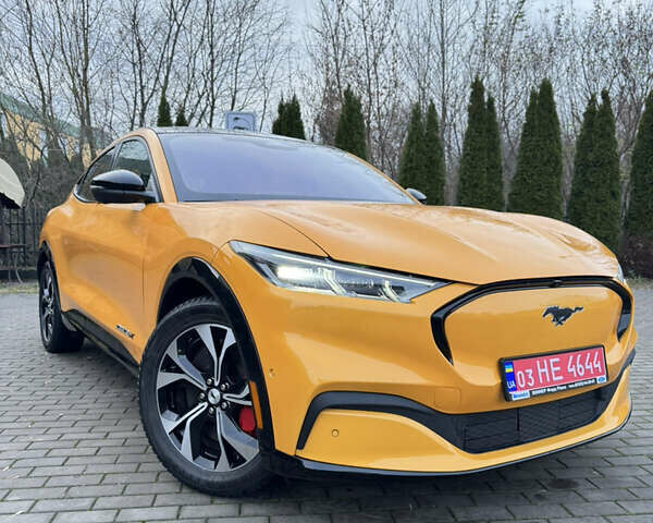 Жовтий Форд Mustang Mach-E, об'ємом двигуна 0 л та пробігом 27 тис. км за 33500 $, фото 13 на Automoto.ua