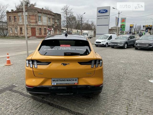 Желтый Форд Mustang Mach-E, объемом двигателя 0 л и пробегом 2 тыс. км за 40537 $, фото 24 на Automoto.ua