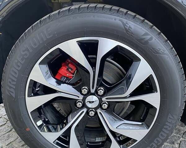 Желтый Форд Mustang Mach-E, объемом двигателя 0 л и пробегом 2 тыс. км за 40537 $, фото 50 на Automoto.ua