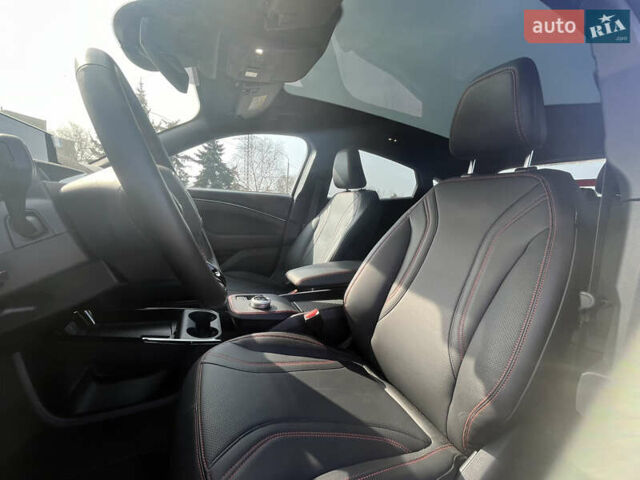 Желтый Форд Mustang Mach-E, объемом двигателя 0 л и пробегом 2 тыс. км за 40537 $, фото 68 на Automoto.ua