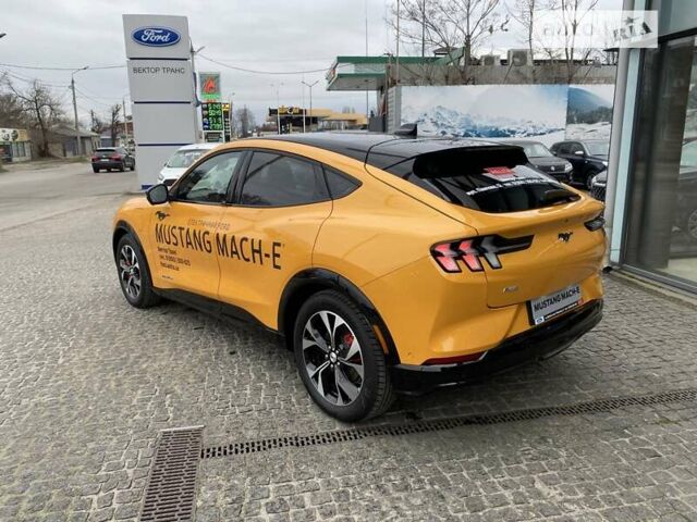 Желтый Форд Mustang Mach-E, объемом двигателя 0 л и пробегом 2 тыс. км за 40537 $, фото 22 на Automoto.ua