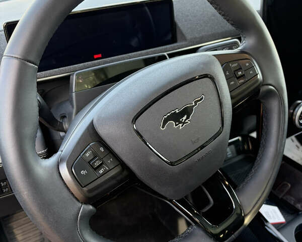 Желтый Форд Mustang Mach-E, объемом двигателя 0 л и пробегом 37 тыс. км за 28900 $, фото 20 на Automoto.ua