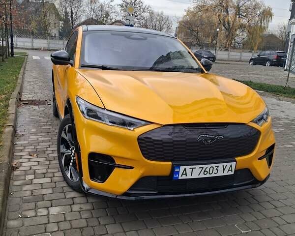 Жовтий Форд Mustang Mach-E, об'ємом двигуна 0 л та пробігом 9 тис. км за 27500 $, фото 4 на Automoto.ua