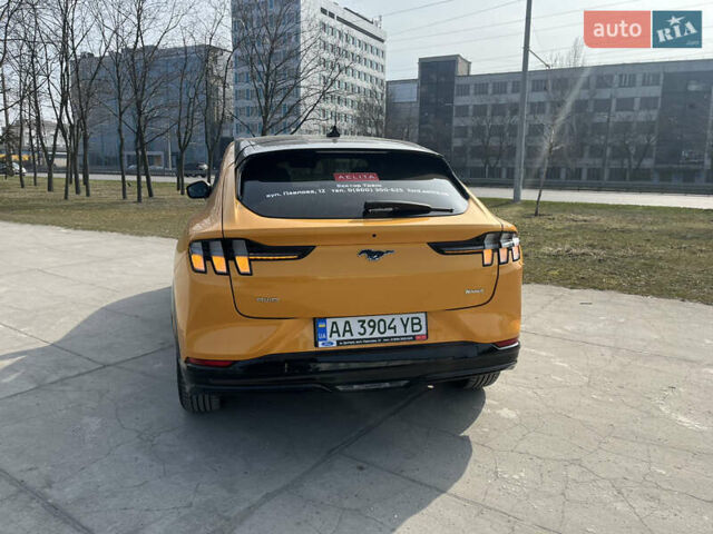 Желтый Форд Mustang Mach-E, объемом двигателя 0 л и пробегом 2 тыс. км за 40537 $, фото 63 на Automoto.ua