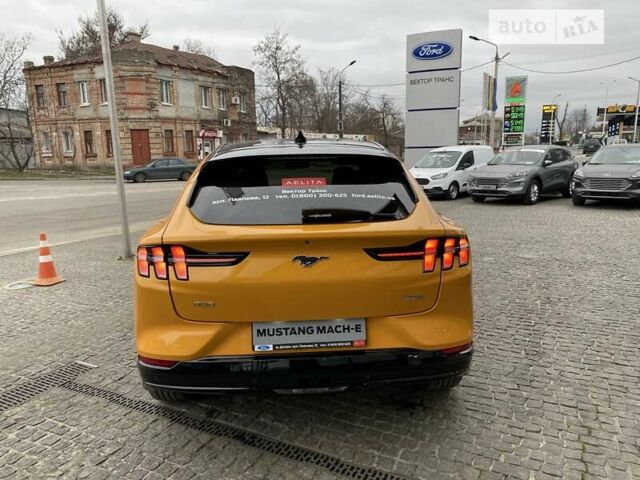 Желтый Форд Mustang Mach-E, объемом двигателя 0 л и пробегом 2 тыс. км за 40537 $, фото 25 на Automoto.ua