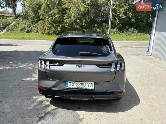 Серый Форд Mustang Mach-E, объемом двигателя 0 л и пробегом 28 тыс. км за 26500 $, фото 4 на Automoto.ua