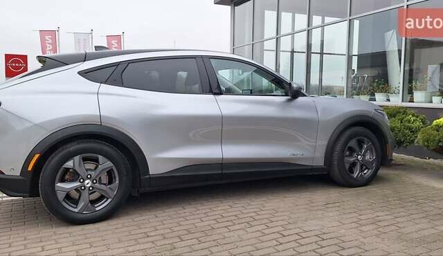 Серый Форд Mustang Mach-E, объемом двигателя 0 л и пробегом 136 тыс. км за 21800 $, фото 7 на Automoto.ua