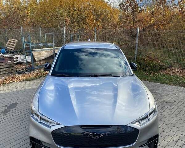 Сірий Форд Mustang Mach-E, об'ємом двигуна 0 л та пробігом 66 тис. км за 27300 $, фото 3 на Automoto.ua
