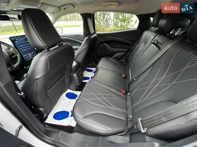 Серый Форд Mustang Mach-E, объемом двигателя 0 л и пробегом 60 тыс. км за 20800 $, фото 19 на Automoto.ua