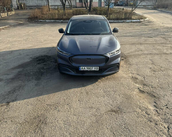 Серый Форд Mustang Mach-E, объемом двигателя 0 л и пробегом 59 тыс. км за 25500 $, фото 3 на Automoto.ua
