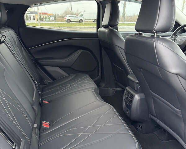 Серый Форд Mustang Mach-E, объемом двигателя 0 л и пробегом 48 тыс. км за 21800 $, фото 14 на Automoto.ua