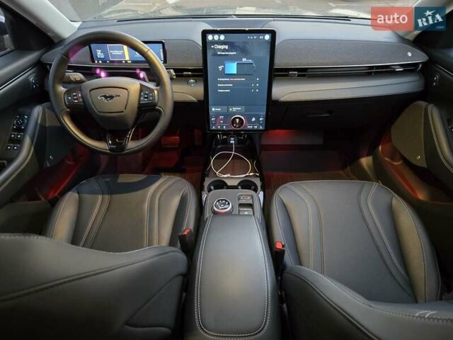 Серый Форд Mustang Mach-E, объемом двигателя 0 л и пробегом 48 тыс. км за 26000 $, фото 21 на Automoto.ua
