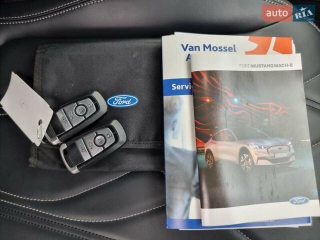 Серый Форд Mustang Mach-E, объемом двигателя 0 л и пробегом 175 тыс. км за 21900 $, фото 49 на Automoto.ua
