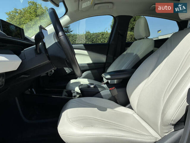 Серый Форд Mustang Mach-E, объемом двигателя 0 л и пробегом 48 тыс. км за 29000 $, фото 13 на Automoto.ua