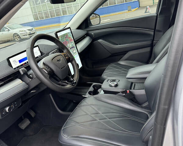 Серый Форд Mustang Mach-E, объемом двигателя 0 л и пробегом 48 тыс. км за 21800 $, фото 17 на Automoto.ua