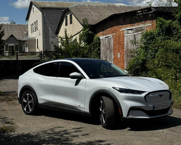 Серый Форд Mustang Mach-E, объемом двигателя 0 л и пробегом 39 тыс. км за 25000 $, фото 4 на Automoto.ua