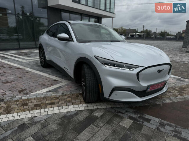 Серый Форд Mustang Mach-E, объемом двигателя 0 л и пробегом 76 тыс. км за 20999 $, фото 6 на Automoto.ua