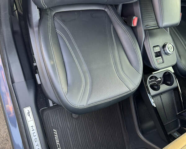 Серый Форд Mustang Mach-E, объемом двигателя 0 л и пробегом 59 тыс. км за 25500 $, фото 21 на Automoto.ua