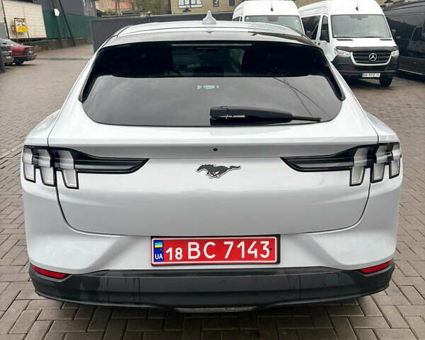 Серый Форд Mustang Mach-E, объемом двигателя 0 л и пробегом 110 тыс. км за 22900 $, фото 7 на Automoto.ua