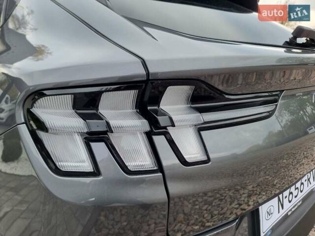 Серый Форд Mustang Mach-E, объемом двигателя 0 л и пробегом 175 тыс. км за 21900 $, фото 14 на Automoto.ua