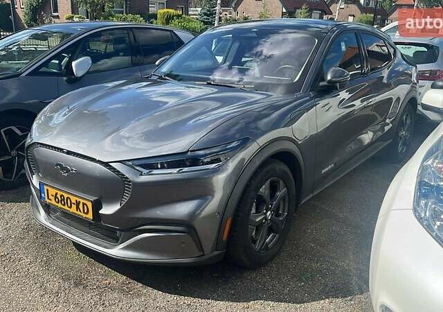 Сірий Форд Mustang Mach-E, об'ємом двигуна 0 л та пробігом 153 тис. км за 31004 $, фото 3 на Automoto.ua