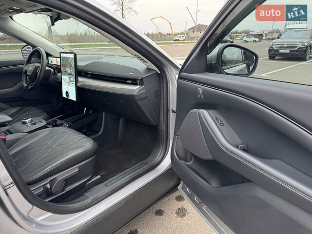 Серый Форд Mustang Mach-E, объемом двигателя 0 л и пробегом 48 тыс. км за 21800 $, фото 15 на Automoto.ua