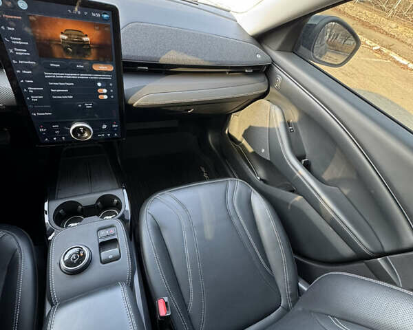 Серый Форд Mustang Mach-E, объемом двигателя 0 л и пробегом 59 тыс. км за 25500 $, фото 50 на Automoto.ua