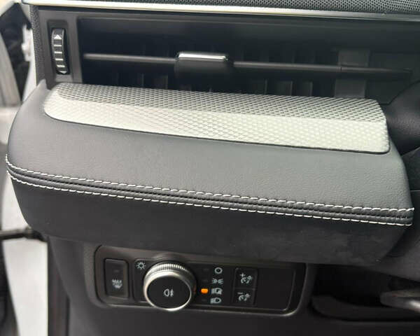 Серый Форд Mustang Mach-E, объемом двигателя 0 л и пробегом 110 тыс. км за 22900 $, фото 24 на Automoto.ua