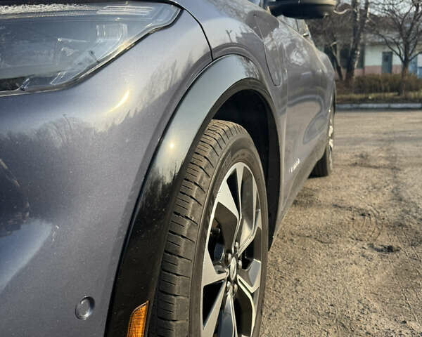 Серый Форд Mustang Mach-E, объемом двигателя 0 л и пробегом 59 тыс. км за 25500 $, фото 42 на Automoto.ua