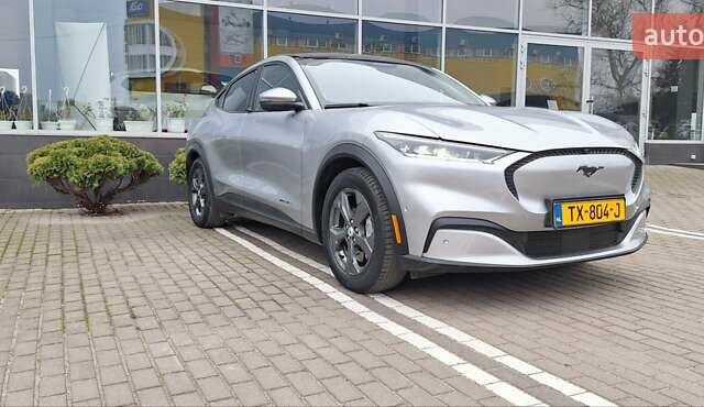 Серый Форд Mustang Mach-E, объемом двигателя 0 л и пробегом 136 тыс. км за 21800 $, фото 4 на Automoto.ua