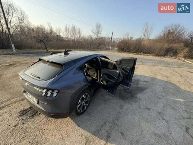 Серый Форд Mustang Mach-E, объемом двигателя 0 л и пробегом 59 тыс. км за 25500 $, фото 32 на Automoto.ua
