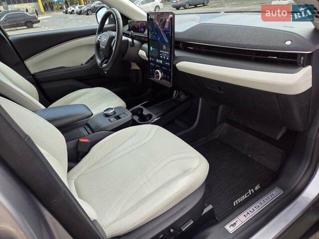 Сірий Форд Mustang Mach-E, об'ємом двигуна 0 л та пробігом 43 тис. км за 25000 $, фото 32 на Automoto.ua