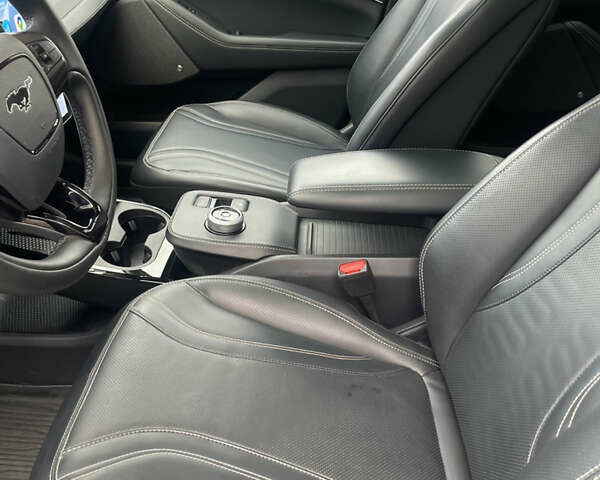 Форд Mustang Mach-E 2021 у Коломые на Automoto.ua Сірий Форд Mustang Mach-E, об'ємом двигуна 0 л та пробігом 67 тис. км за 26000 $, фото 17 на Automoto.ua