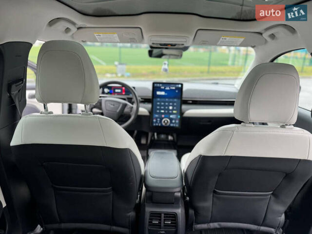 Серый Форд Mustang Mach-E, объемом двигателя 0 л и пробегом 73 тыс. км за 25000 $, фото 6 на Automoto.ua